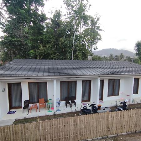 The Corner Homestay Kuta  외부 사진
