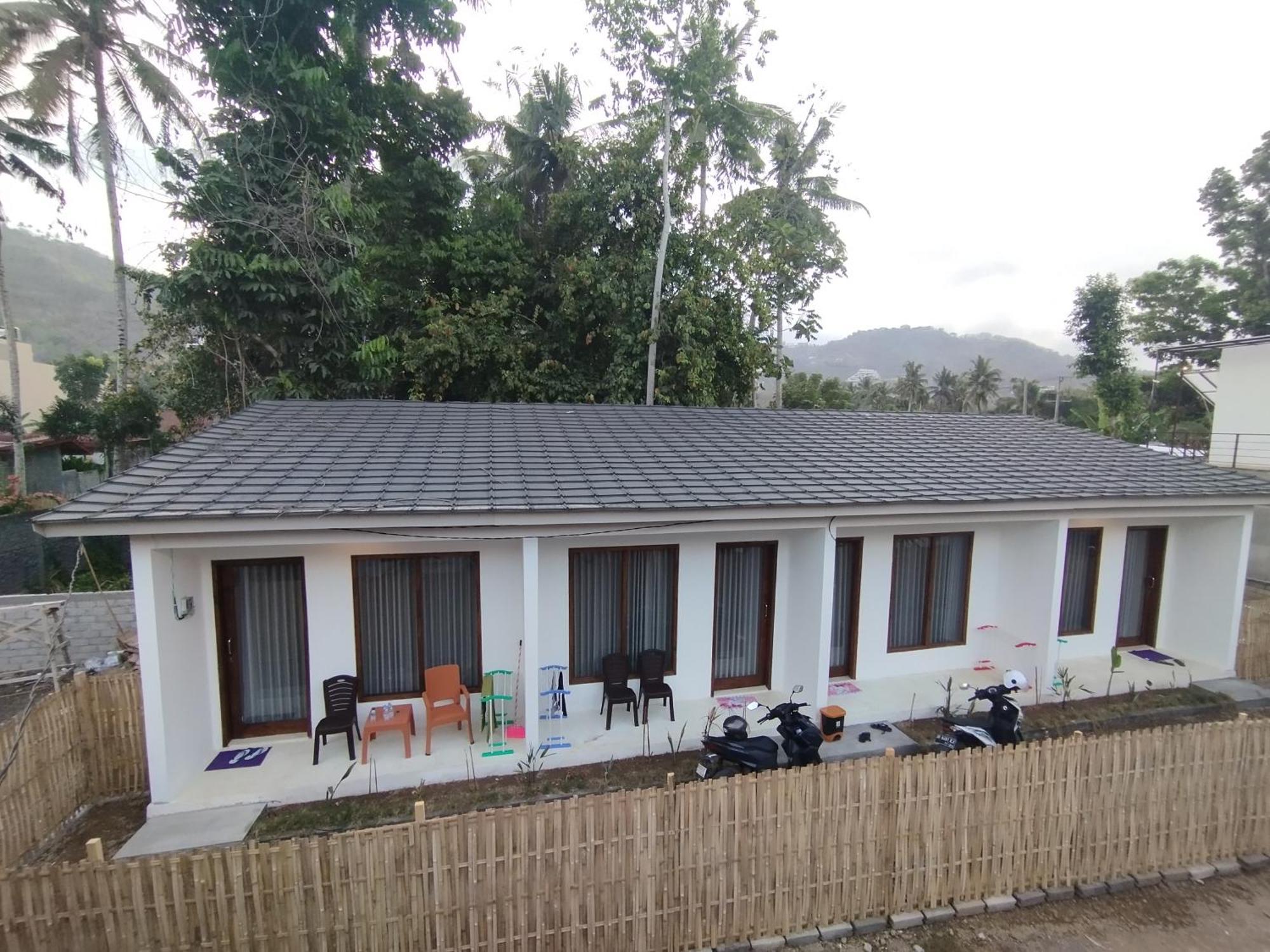 The Corner Homestay Kuta  외부 사진