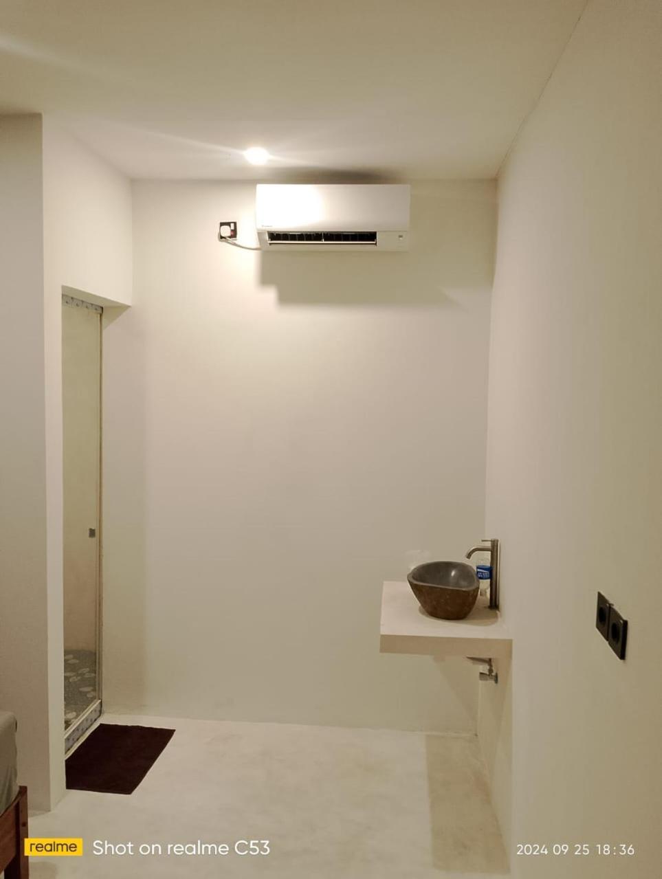 The Corner Homestay Kuta  외부 사진